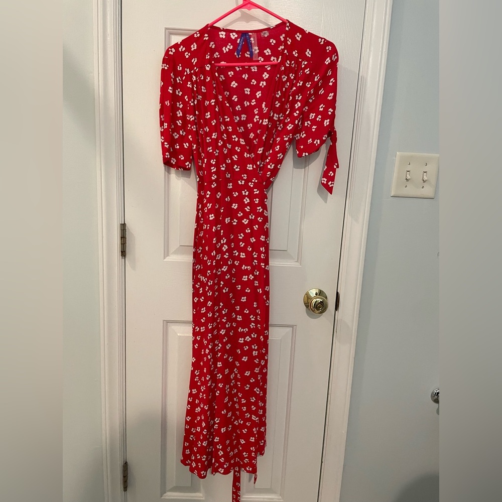 Seraphine Maternity wrap dress, size 2 petite. Worn only once.